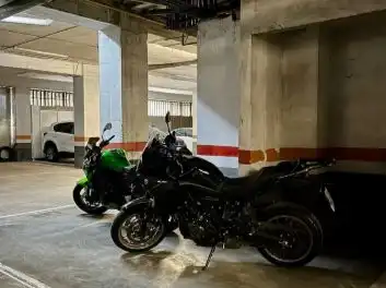 Parkplatz von Garage zur Miete in Barcelona mit Alarm