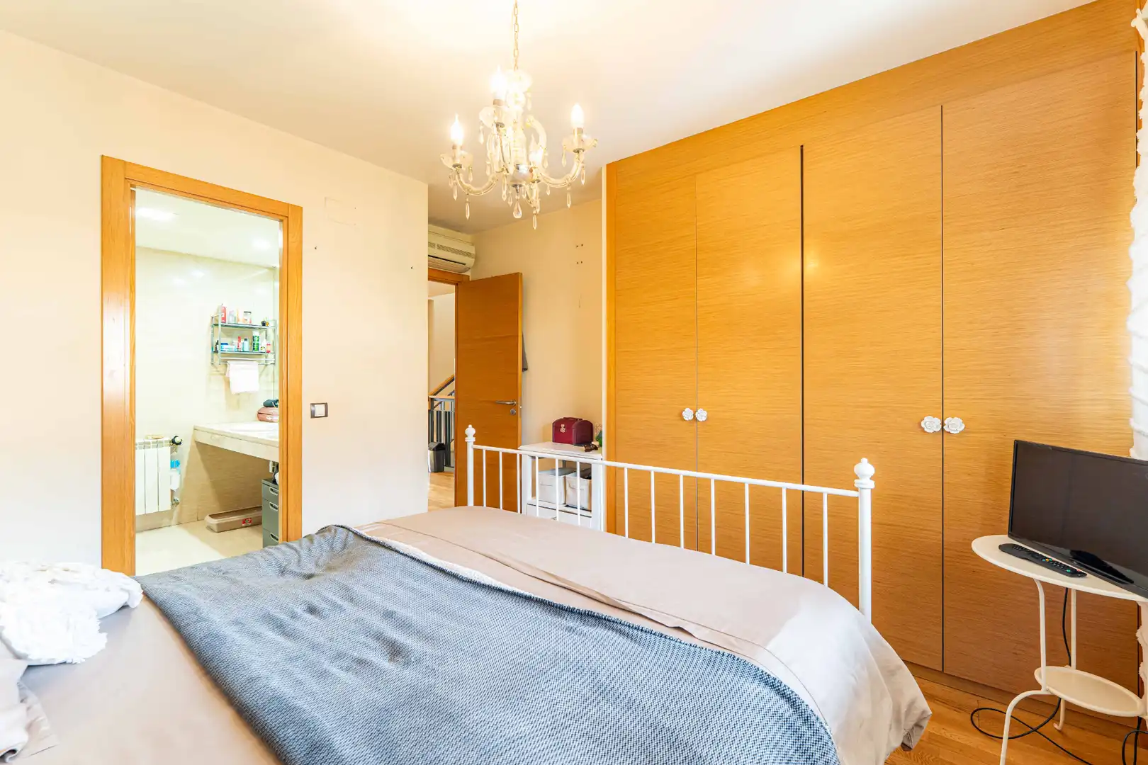 Bedroom of Detached homes for sale in Arroyomolinos (Madrid)  with Air Conditioner, Heating and Private garden