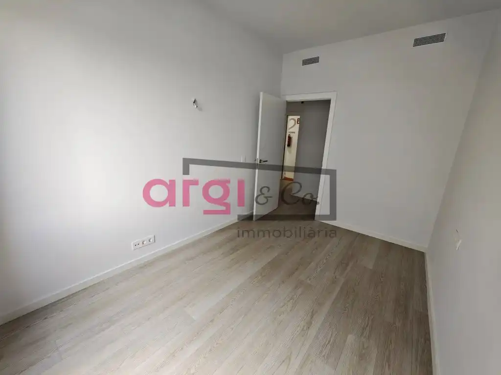 Habitación de Piso de alquiler en Viladecans con Aire acondicionado y Balcón
