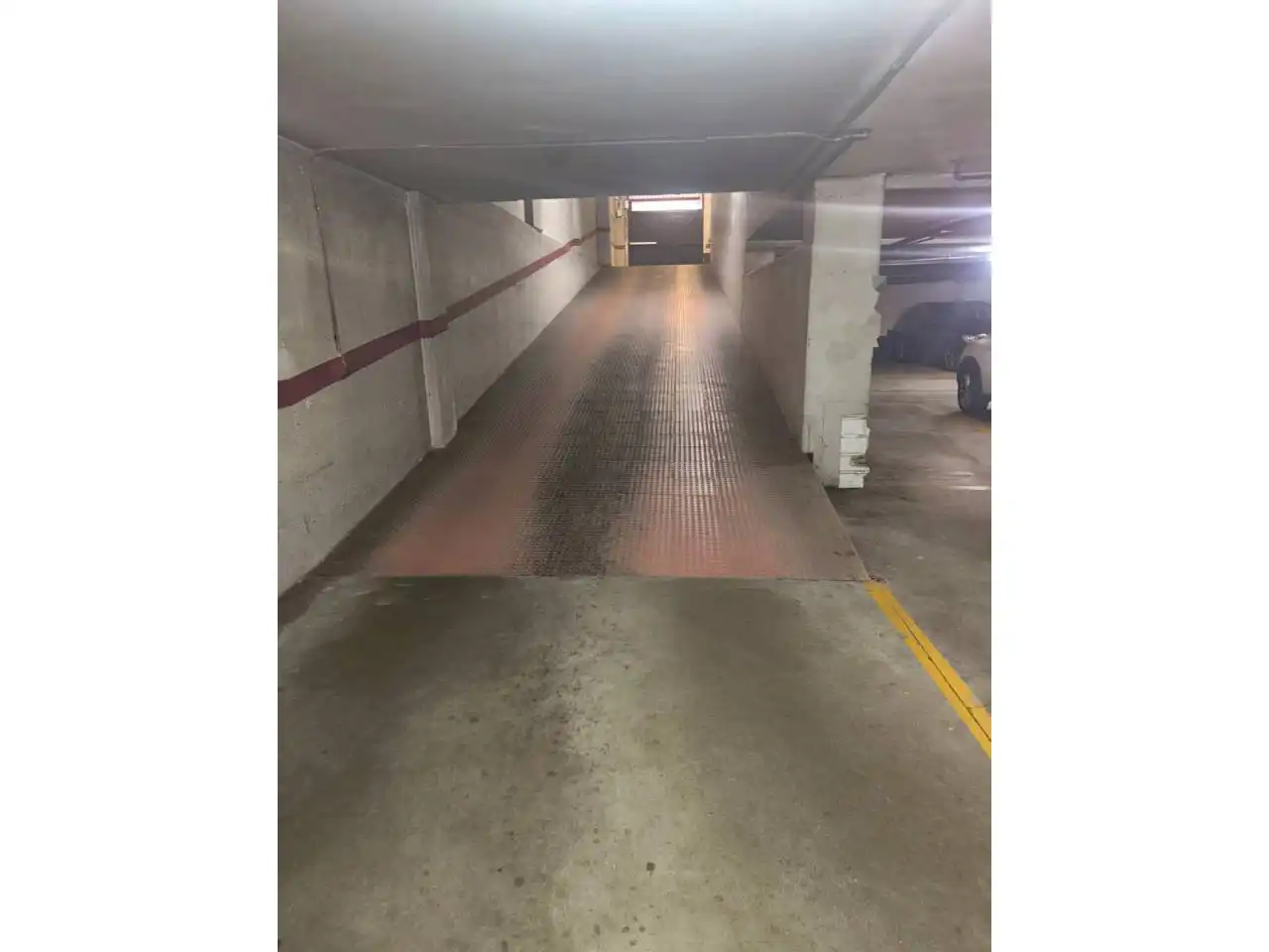 Parking de Piso en venta en León Capital  con Calefacción, Parquet y Terraza
