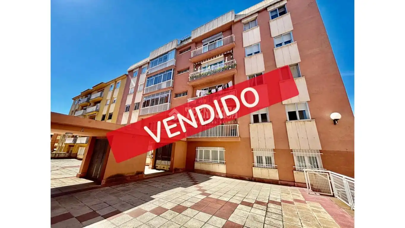 Vista exterior de Pis en venda en Ávila amb Calefacció i Parquet