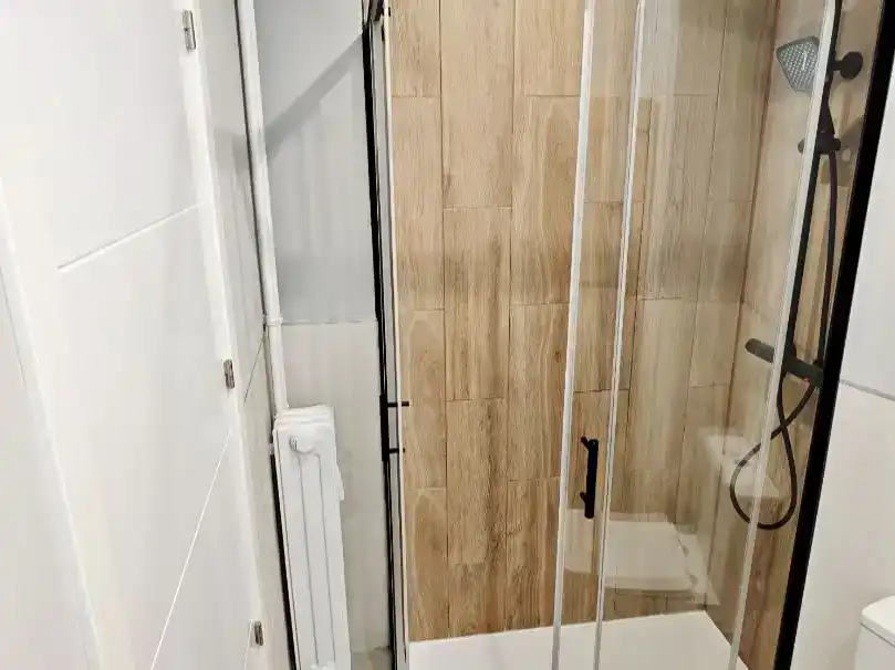 Bany de Pis en venda en Soria Capital  amb Parquet i Traster
