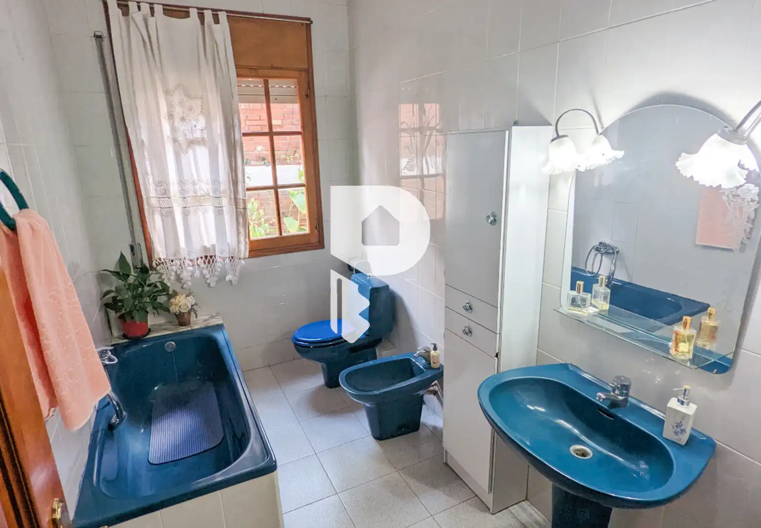 Baño de Casa o chalet en venta en Sant Just Desvern con Aire acondicionado, Calefacción y Jardín privado