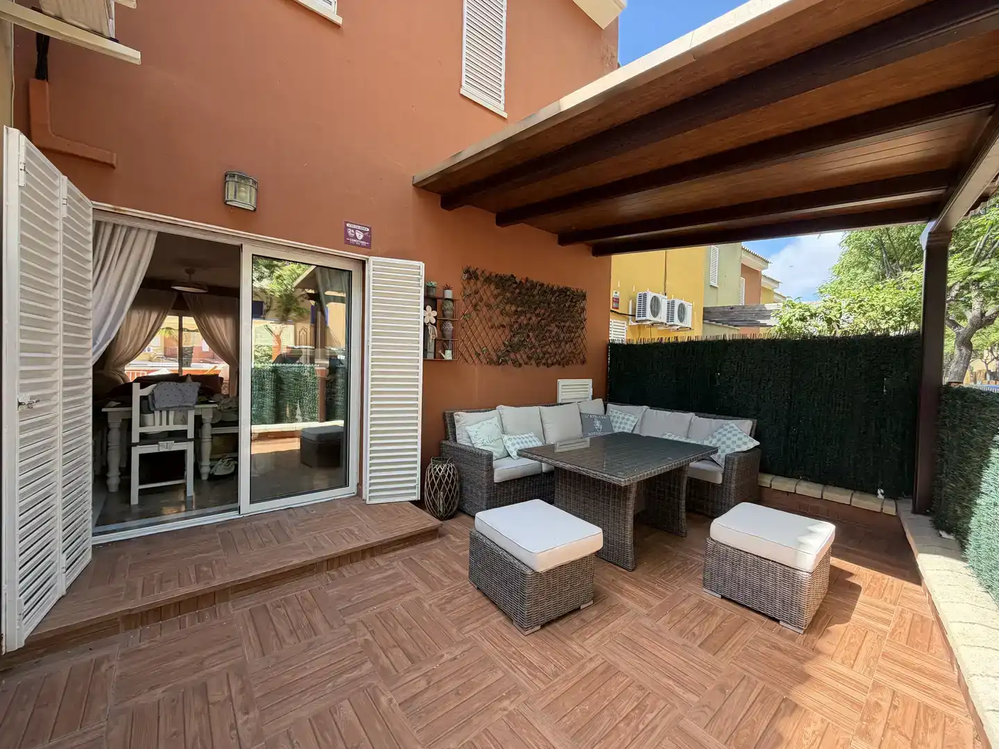 Terrasse von Einfamilien-Reihenhaus zur Miete in Islantilla Golf