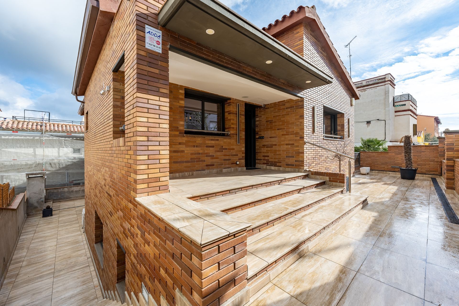 Exterior view of House or chalet for sale in Montgat  with Air Conditioner, Heating and Terrace