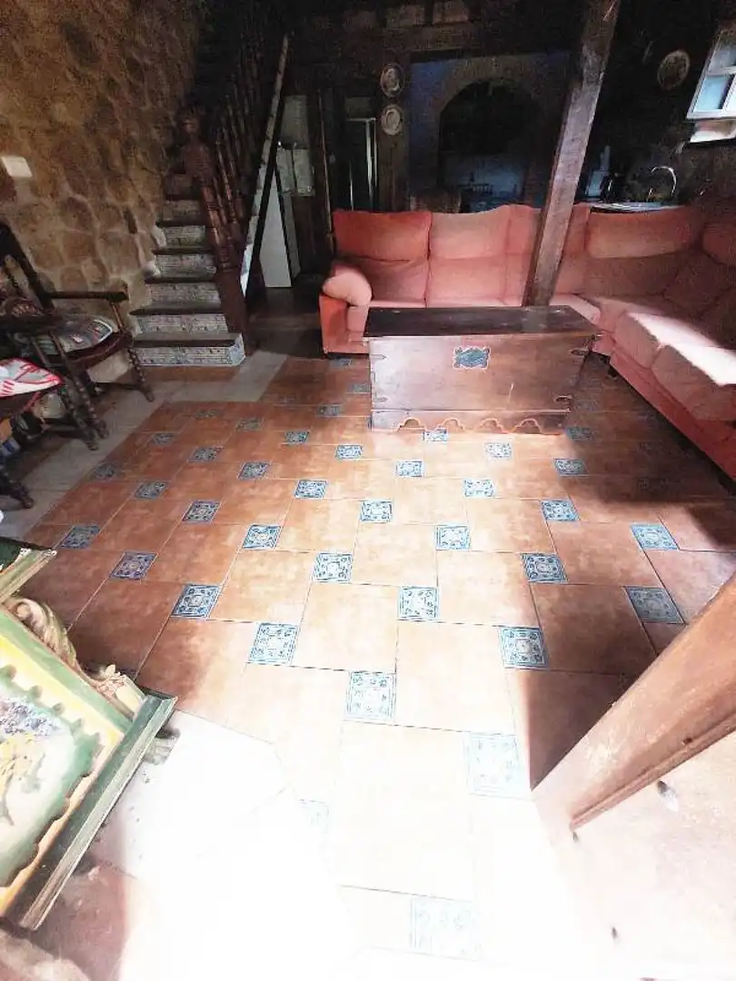 Vista exterior de Casa adosada en venda en Polaciones amb Calefacció, Jardí privat i Traster
