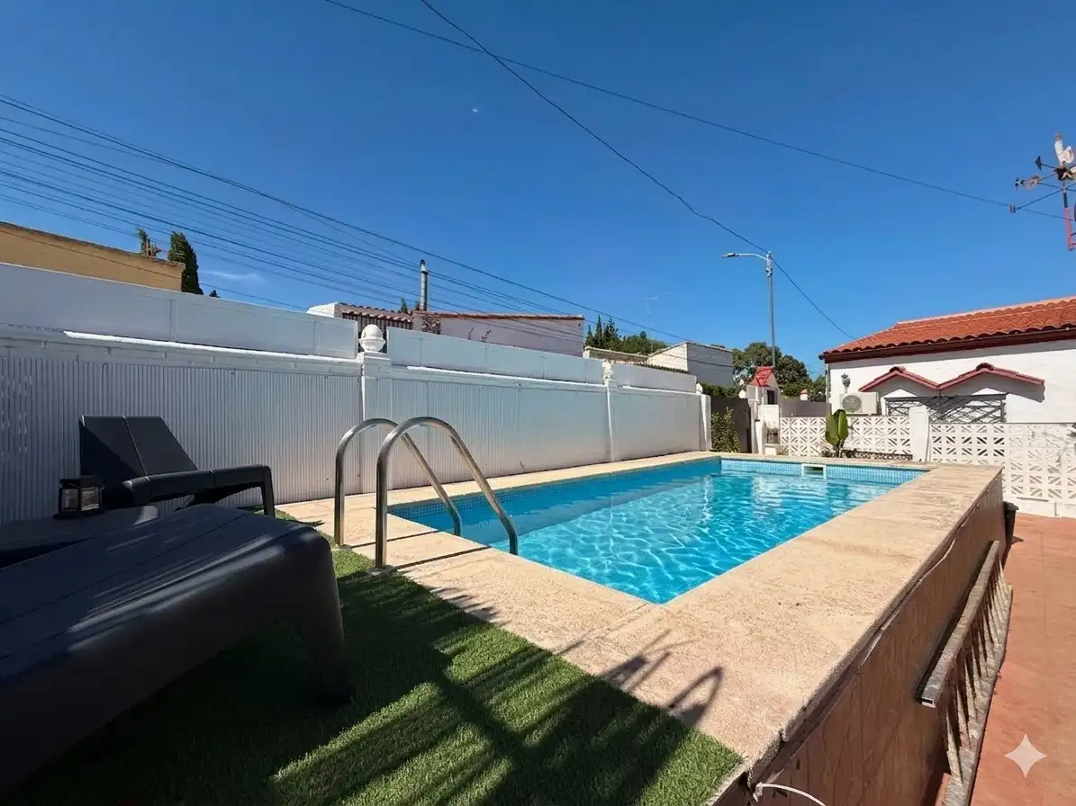 Piscina de Casa o xalet de lloguer en Godelleta amb Calefacció, Jardí privat i Terrassa