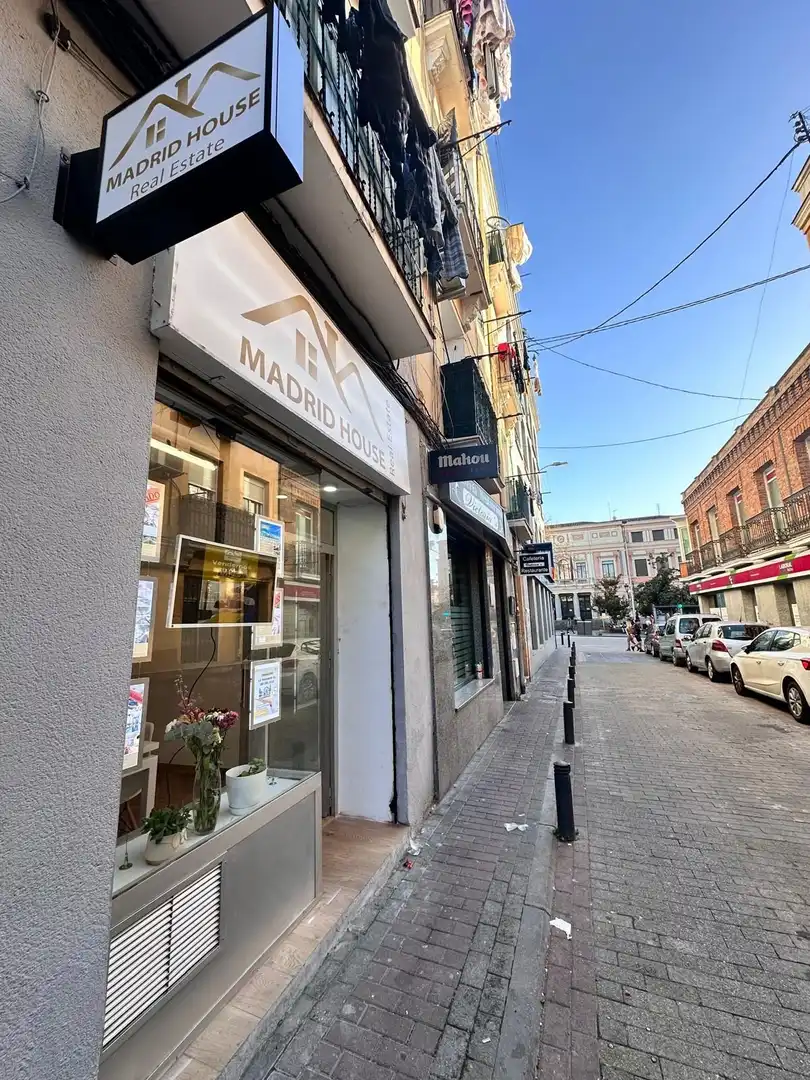 Vista exterior de Local de lloguer en Madrid