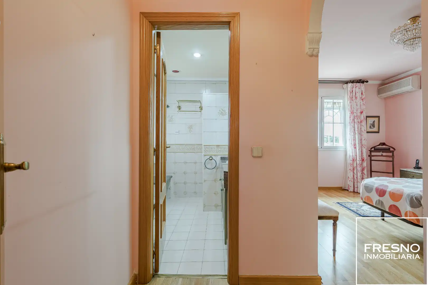Detached homes for sale in Cobeña  with Air Conditioner, Heating and Private garden