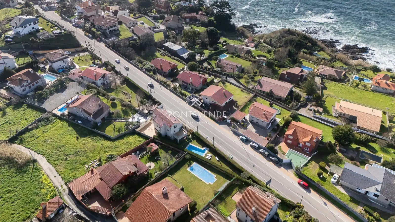 Vista exterior de Casa o xalet en venda en Vigo  amb Calefacció, Jardí privat i Terrassa
