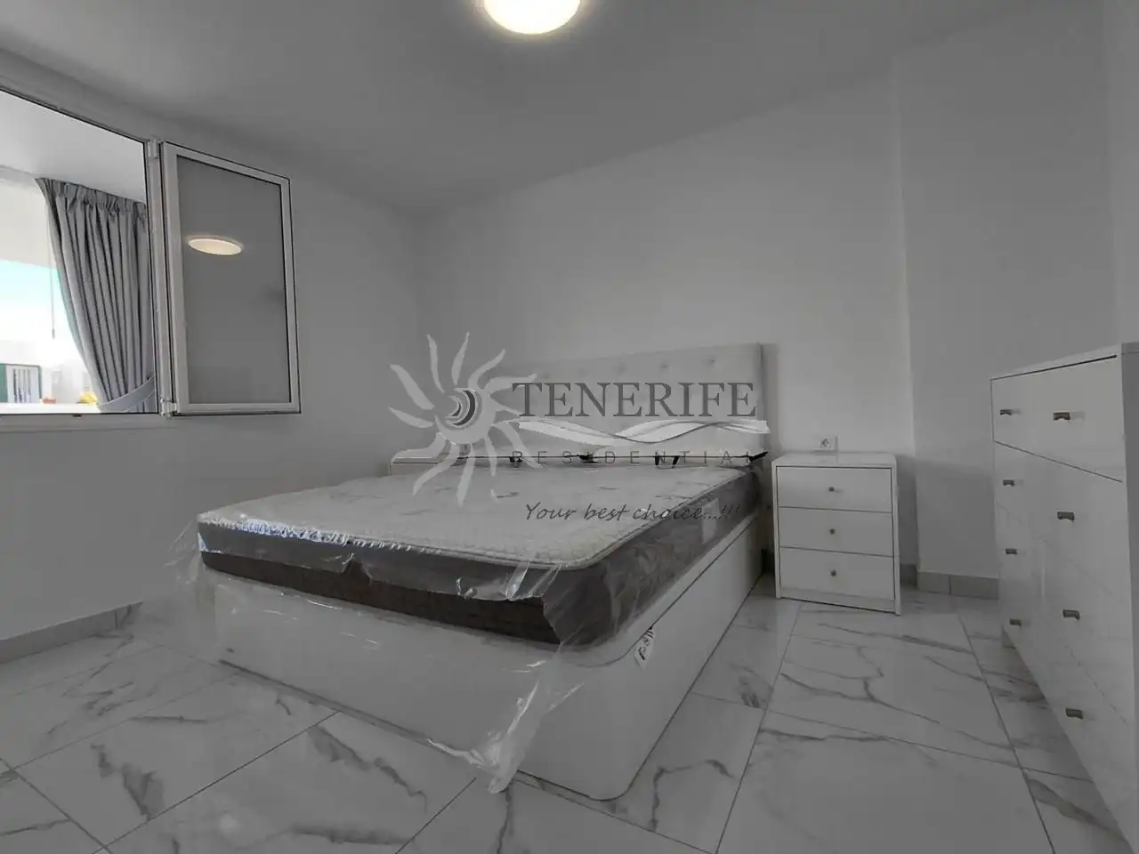 Habitación de Planta baja en venta en Arona con Aire acondicionado, Terraza y Amueblado