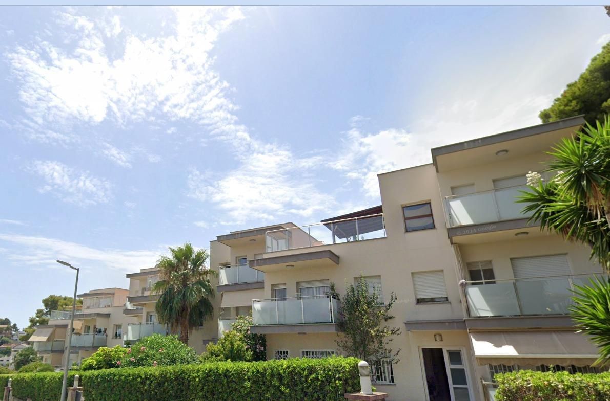 Vista exterior de Ático en venta en Castelldefels