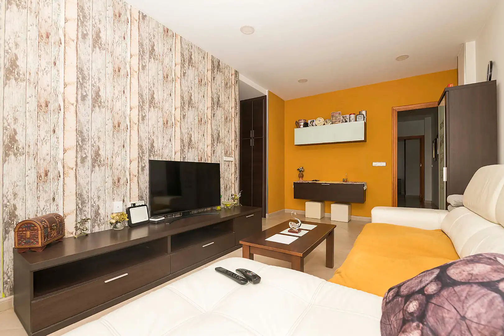 Flat with terrace for sale in Calle Zahara, imagen 4