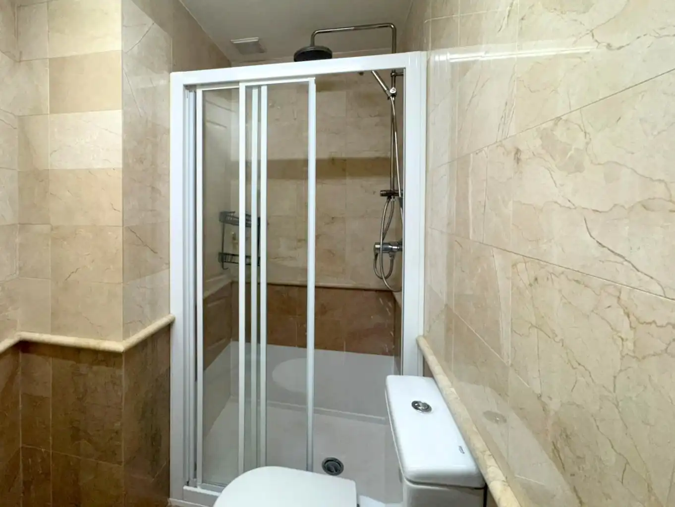 Badezimmer von Dachboden zur Miete in Barrio de Salamanca