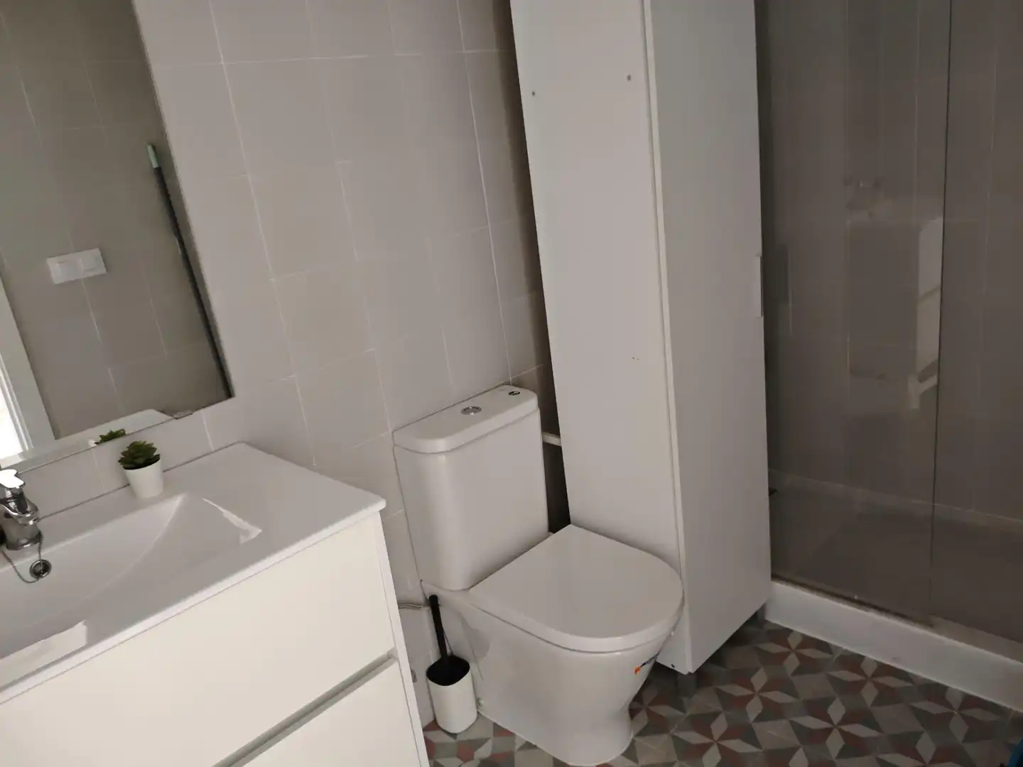 Badezimmer von Wohnungen zum Verkauf in Tarifa mit Klimaanlage, Heizung und Terrasse