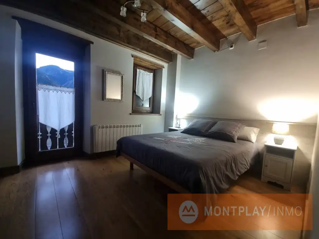 Habitación de Casa adosada en venta en Naut Aran