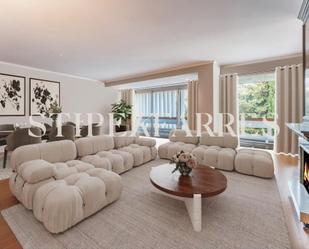 Living room of Flat for sale in  Barcelona Capital  with Air Conditioner, Terrace and Balcony