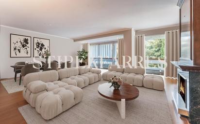 Living room of Flat for sale in  Barcelona Capital  with Air Conditioner, Terrace and Balcony