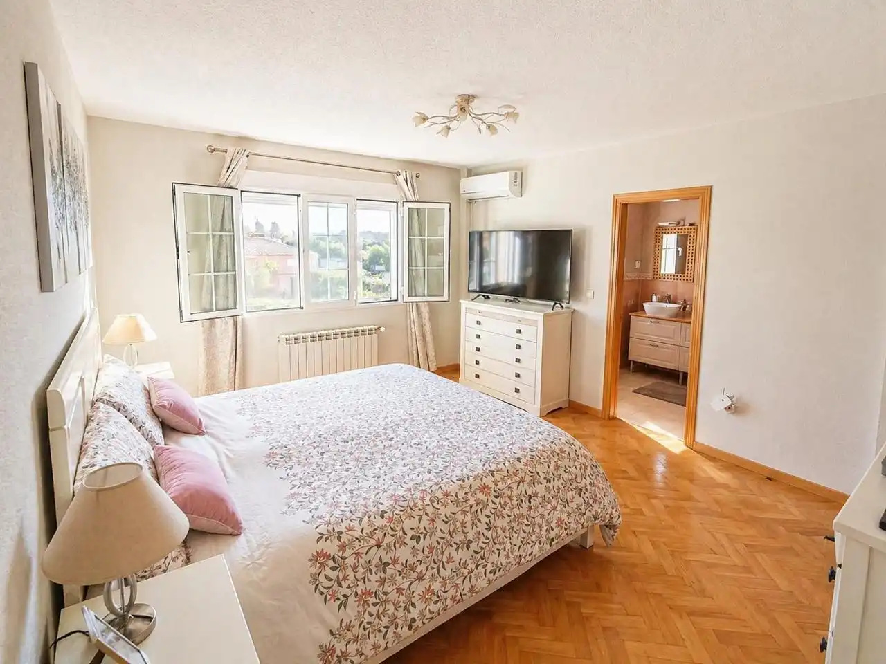 Terraced house with pool for sale in Calle Serrano, imagen 14