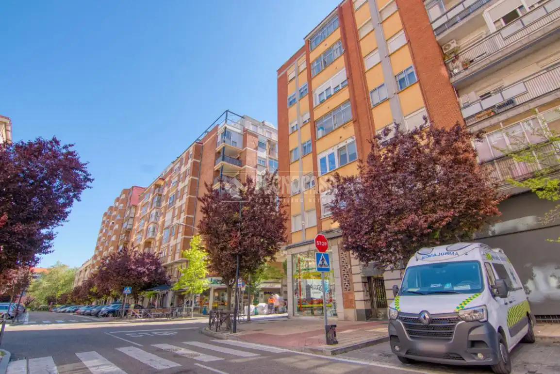 Commercial properties for rent in La Farola, Valladolid Capital
