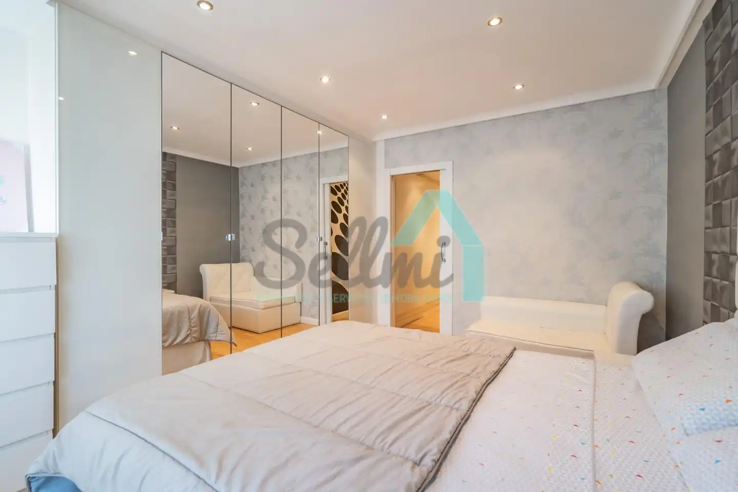 Habitación de Piso de alquiler en Oviedo  con Calefacción y Amueblado