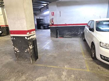 Einzelparkplatz zum Verkauf in Calle VILADOMAT