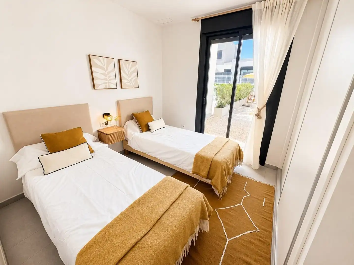 Habitación de Casa adosada en venta en Murcia con Aire acondicionado, Calefacción y Jardín privado