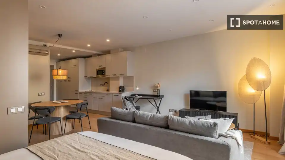Piso con terraza en alquiler en Eixample, imagen 15