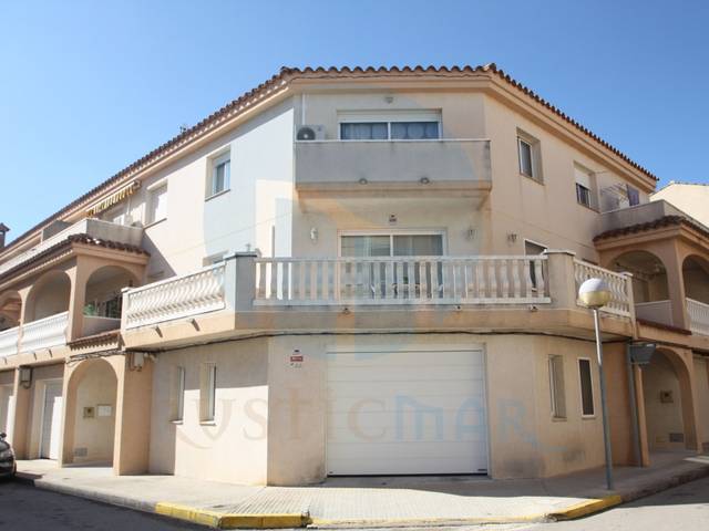 Casa adosada en Venta en Camarles