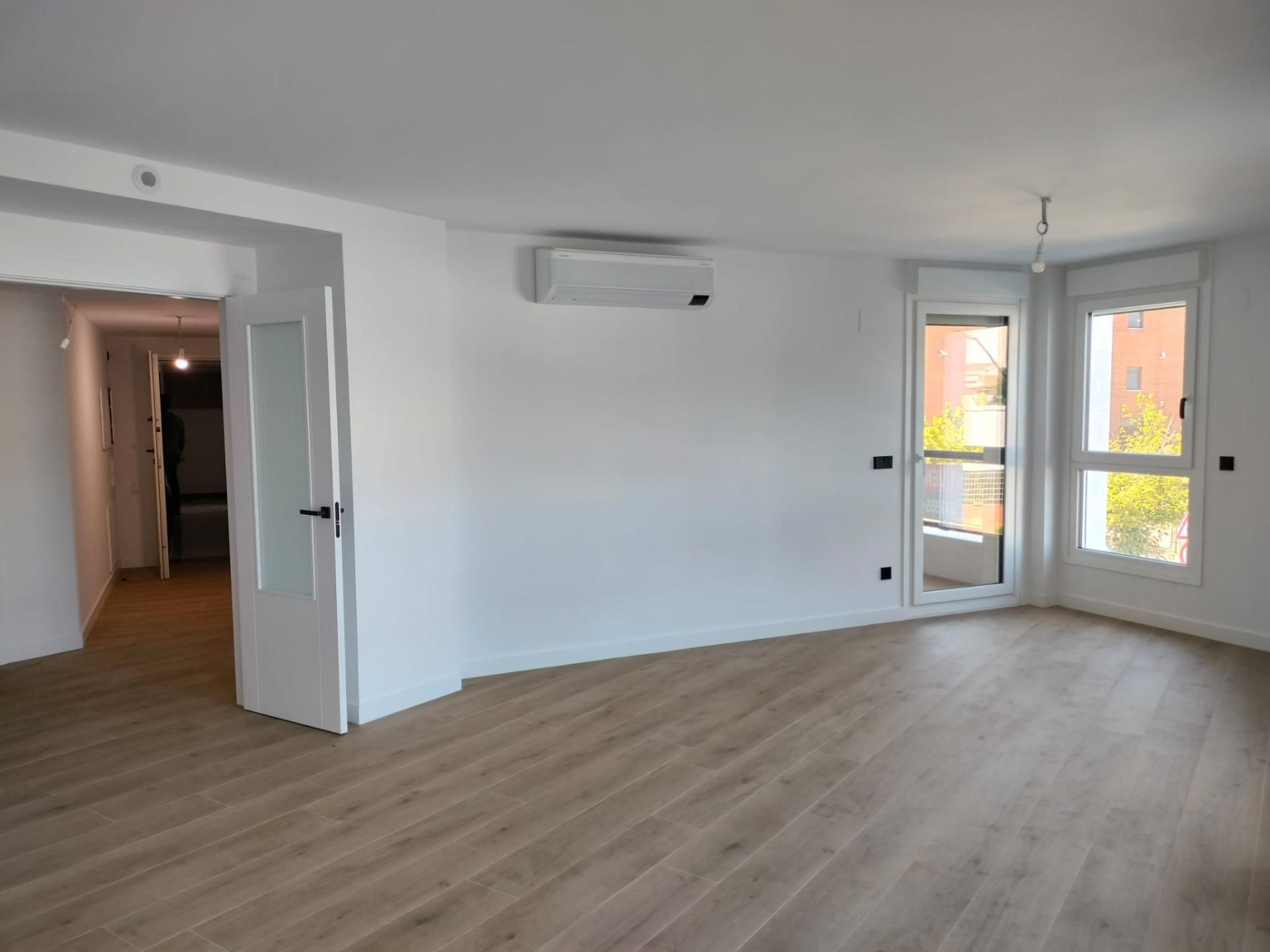 Sala d'estar de Pis en venda en  Zaragoza Capital amb Aire condicionat, Calefacció i Terrassa