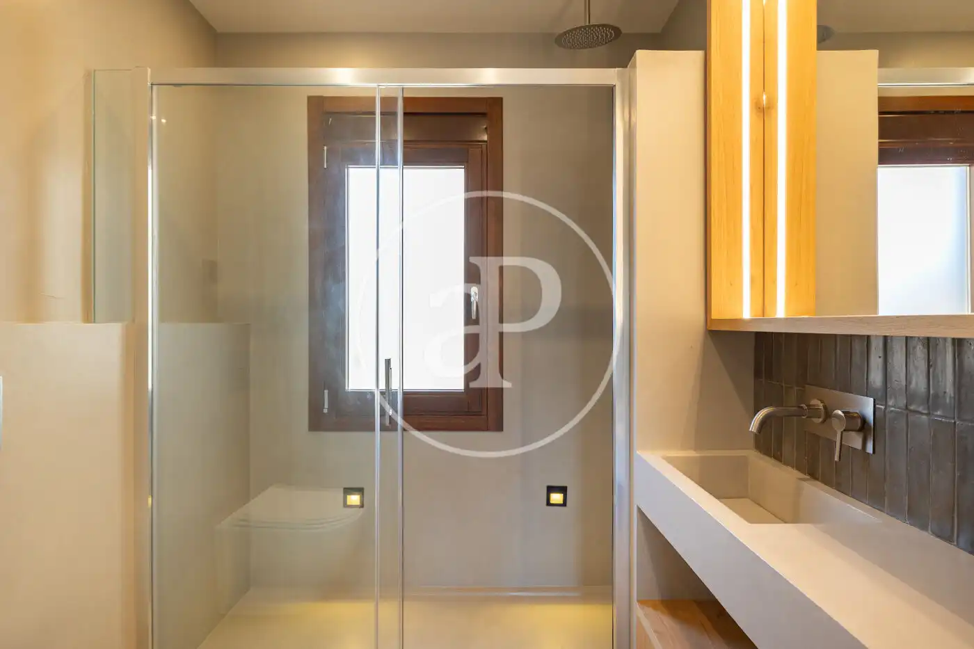 Bany de Pis en venda en Barcelona amb Aire condicionat, Calefacció i Terrassa