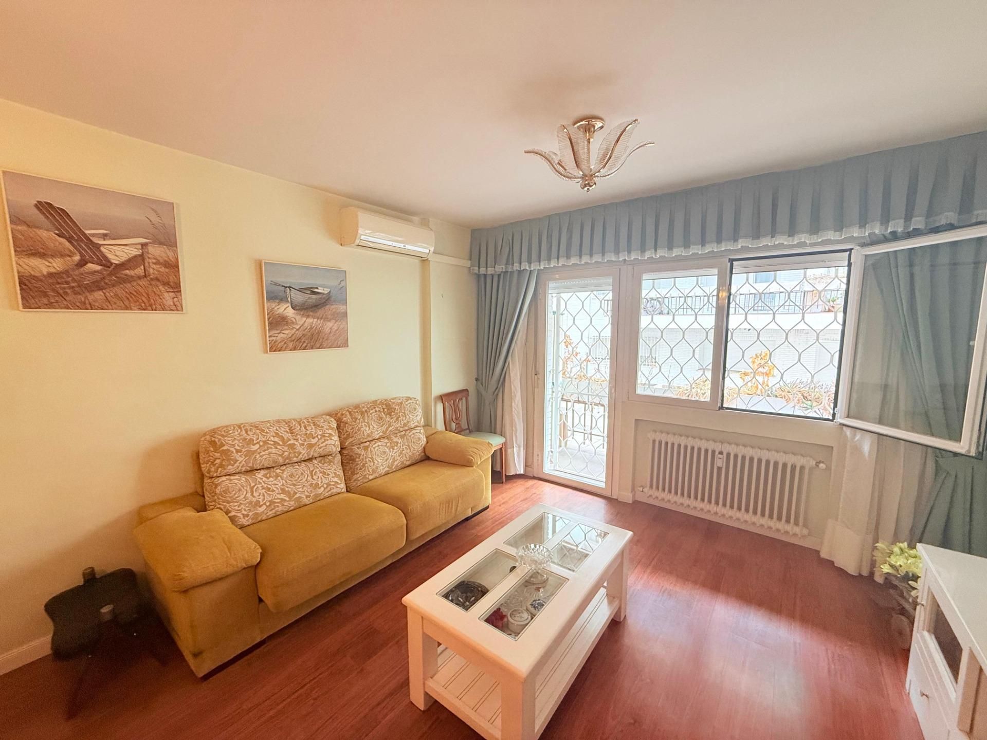 Living room of Flat for sale in Majadahonda  with Air Conditioner, Heating and Terrace