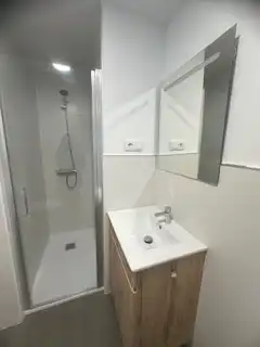 Bany de Apartament de lloguer en León Capital  amb Calefacció, Parquet i Terrassa