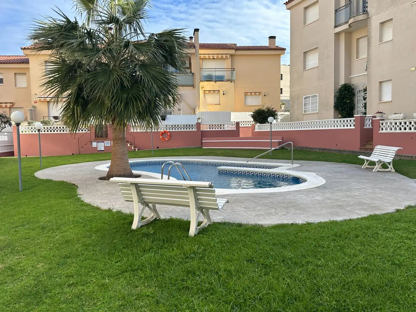 Schwimmbecken von Wohnungen zum Verkauf in Torredembarra mit Privatgarten, Terrasse und Balkon