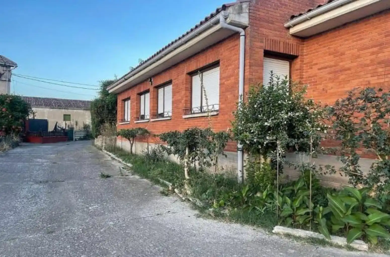 Vista exterior de Casa o xalet en venda en San Torcuato amb Calefacció, Jardí privat i Traster