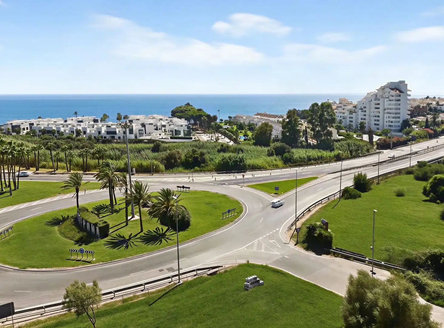 Exterior view of Flat for sale in Estepona  with Air Conditioner, Terrace and Community pool