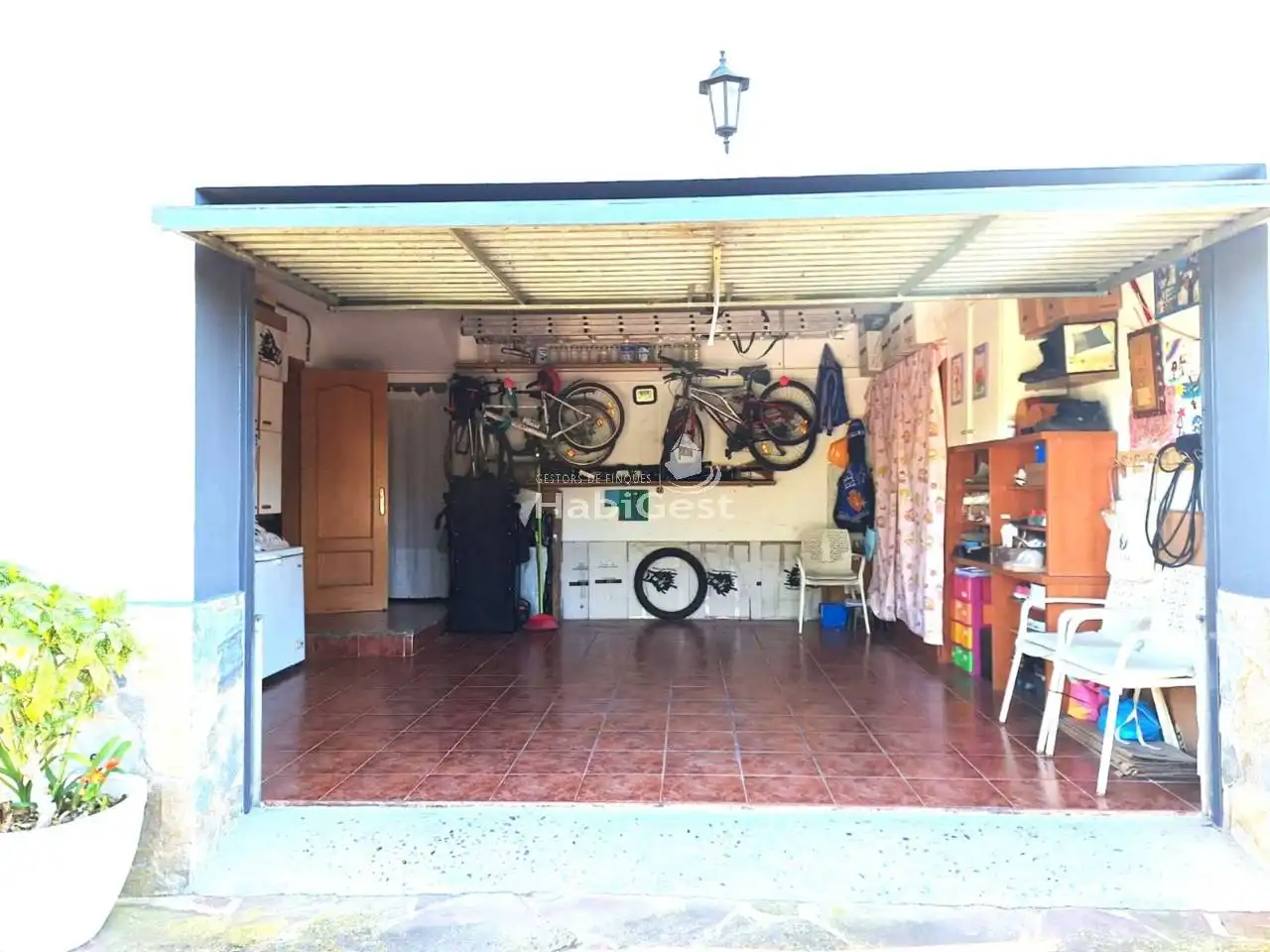 Aparcament de Casa o xalet en venda en Vilobí d'Onyar amb Aire condicionat, Calefacció i Jardí privat