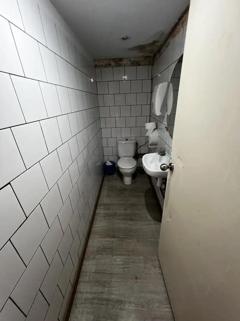 Business premises for transfer in Sants - Montjuïc, imagen 22