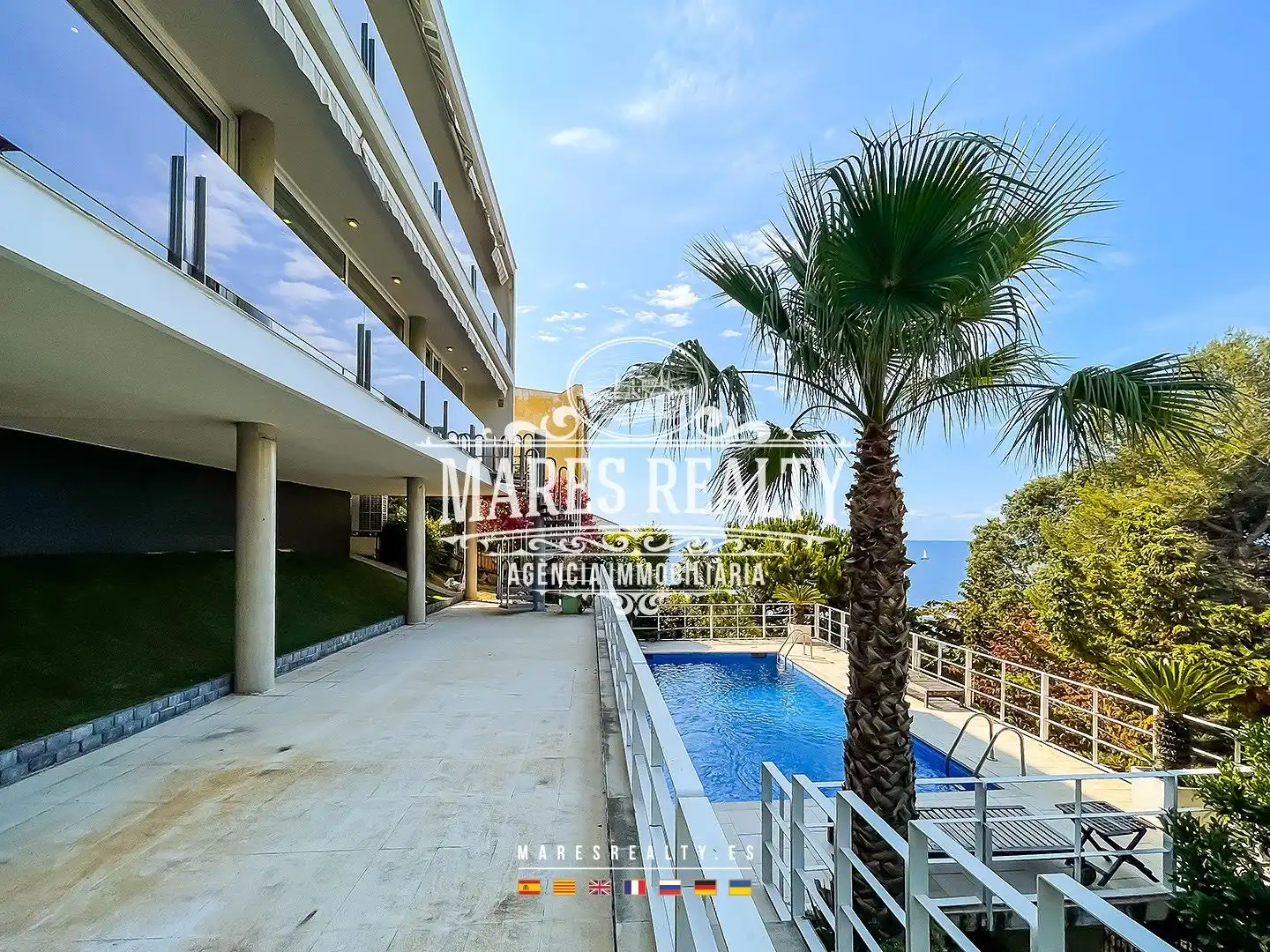 Vista exterior de Casa o xalet en venda en Lloret de Mar amb Aire condicionat, Calefacció i Jardí privat