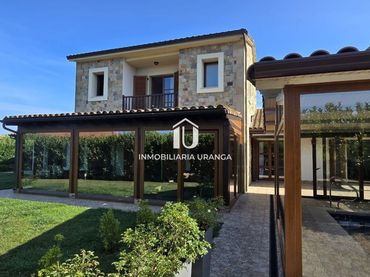 Casa amb piscina en venda a Salgas, castanedo
