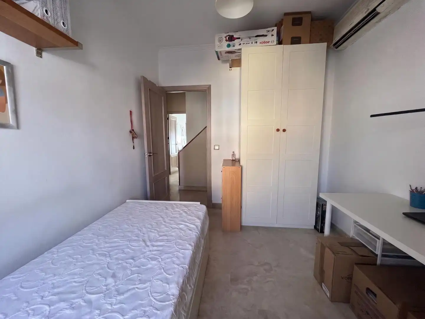 Dormitori de Casa o xalet en venda en Montequinto amb Aire condicionat, Calefacció i Jardí privat