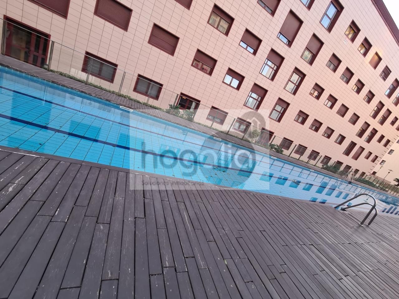 Piscina de Pis de lloguer en  Sevilla Capital amb Aire condicionat, Moblat i Piscina comunitària