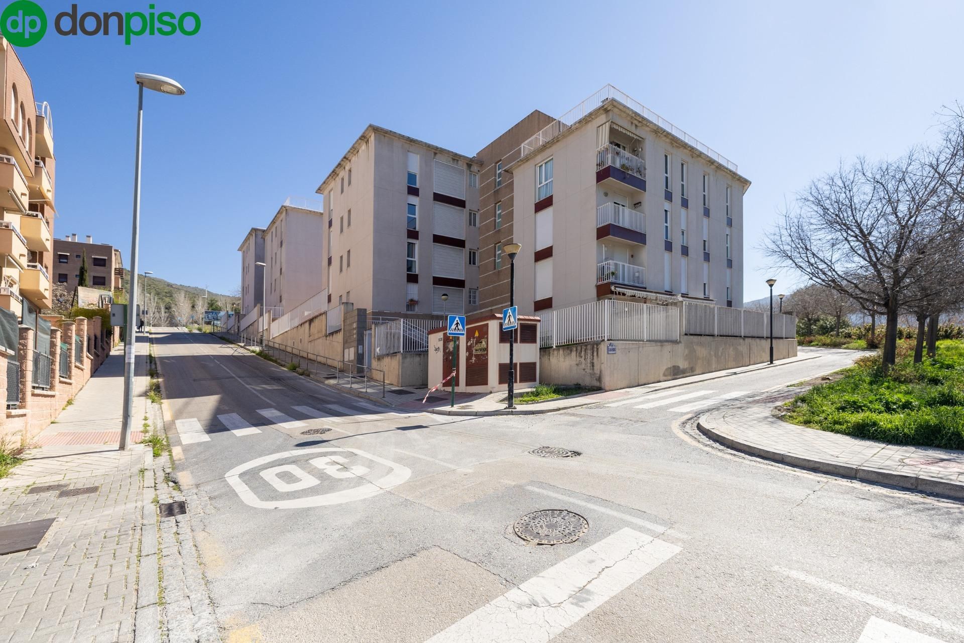 Außenansicht von Wohnung zum Verkauf in  Granada Capital