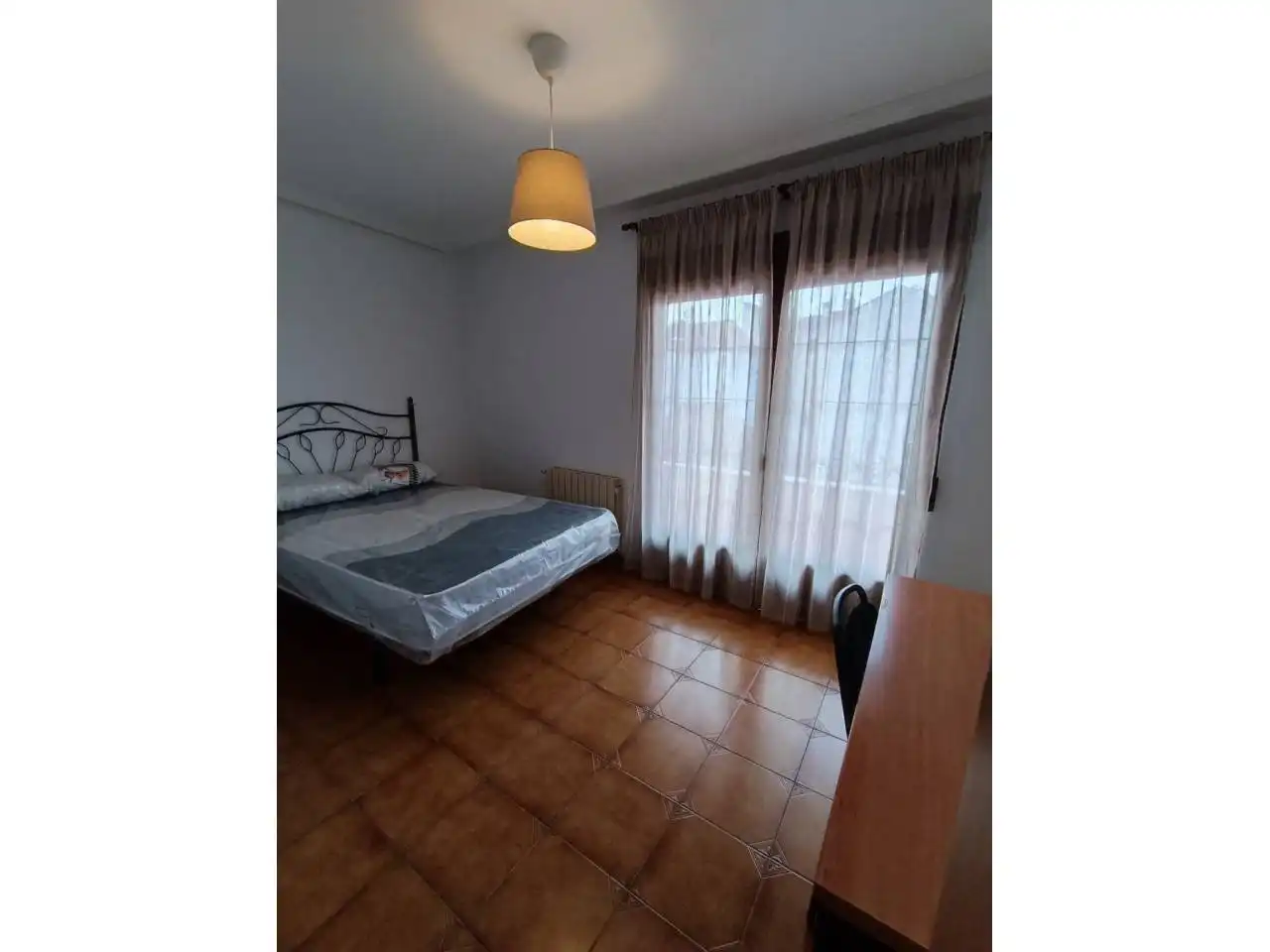 Habitación de Piso de alquiler en Fuenlabrada con Calefacción, Terraza y Amueblado