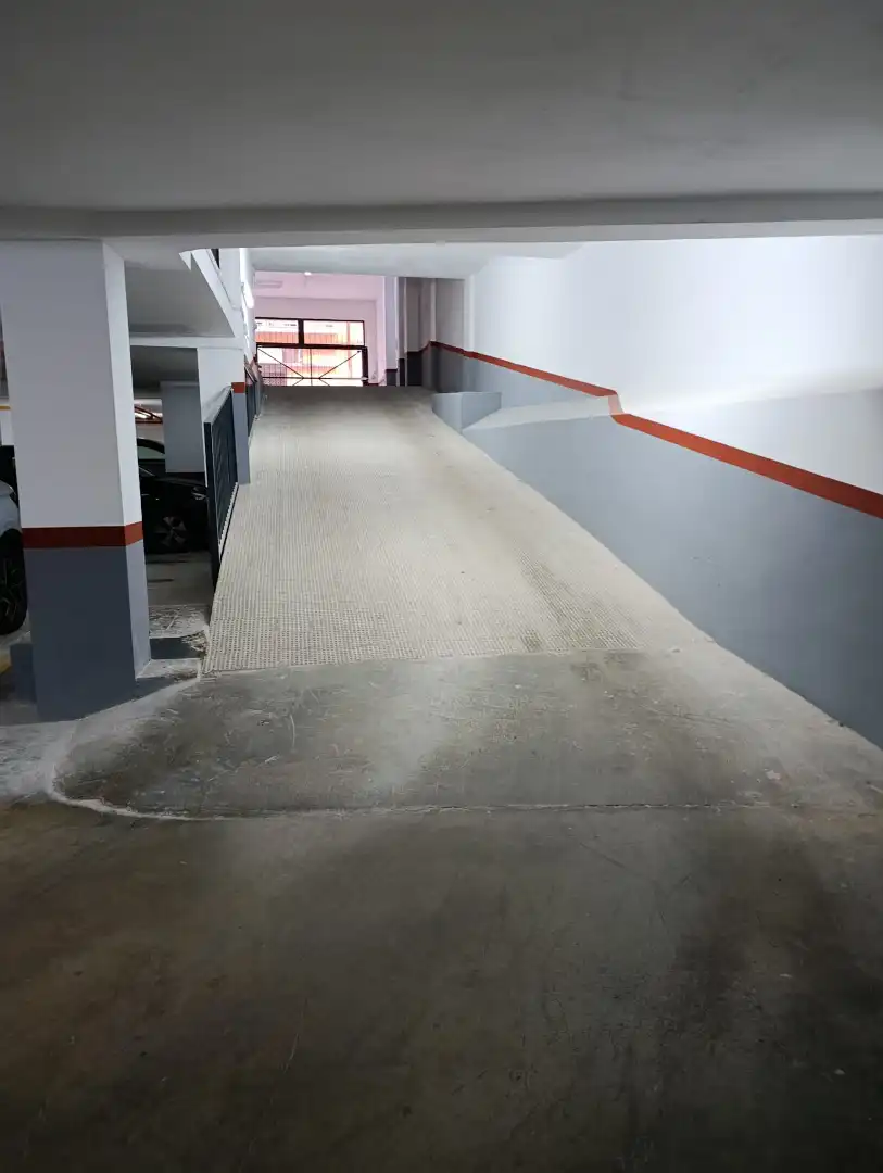 Einzelparkplatz mit Aufzug zum Verkauf in Calle del Doctor José Peris