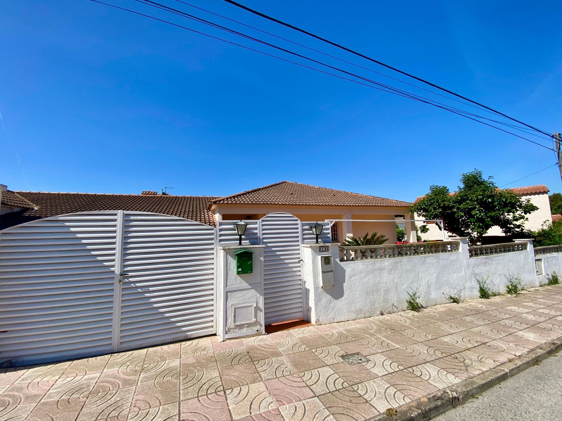 Vista exterior de Casa o xalet en venda en Creixell amb Calefacció, Jardí privat i Terrassa