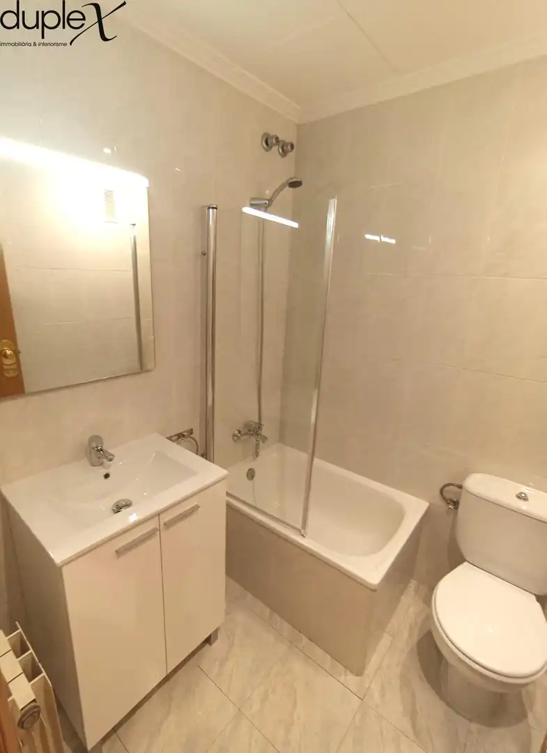 Bathroom of Flat for rent in Mataró  with Heating and Balcony