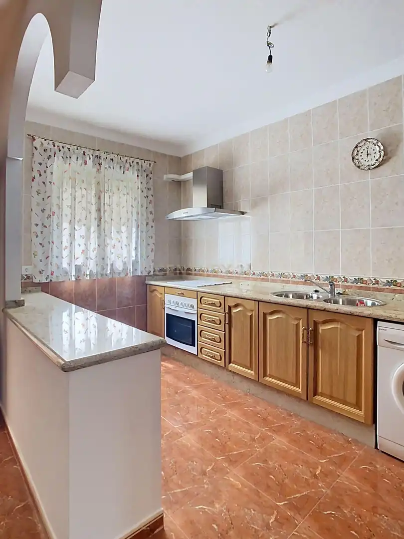 Kitchen of Houses for sale in Cuevas de San Marcos