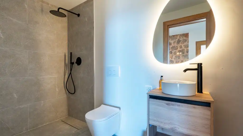 Bathroom of Houses for sale in Banyalbufar  with Air Conditioner, Private garden and Terrace