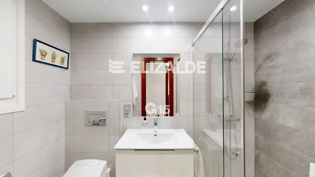 Baño de Piso en venta en Donostia - San Sebastián  con Balcón